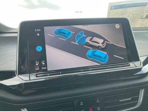 New 2026 Volkswagen Atlas Cross Sport SE image 16