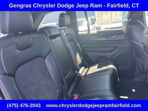 Certified 2024 Jeep Grand Cherokee Altitude AWD/4WD image 23