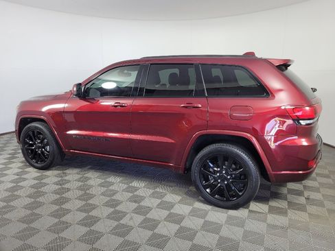 Used 2022 Jeep Grand Cherokee Laredo X RWD image 3