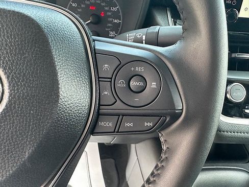 Certified 2025 Toyota Corolla SE FWD image 21