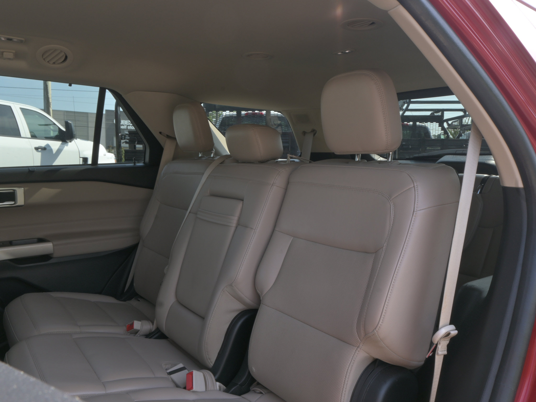 Used 2023 Ford Explorer Limited AWD/4WD image 9