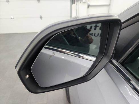 Used 2025 Volkswagen Atlas SE image 37