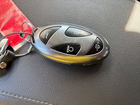 Used 2025 Hyundai Tucson Blue image 28