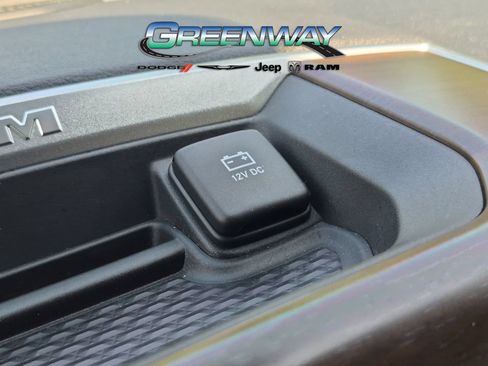 Used 2022 RAM 1500 Laramie AWD/4WD image 19