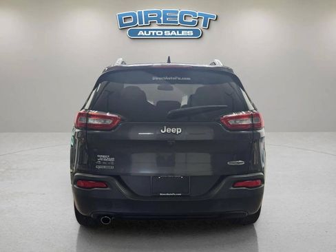 Used 2015 Jeep Cherokee Latitude w/ Cold Weather Group AWD/4WD image 5