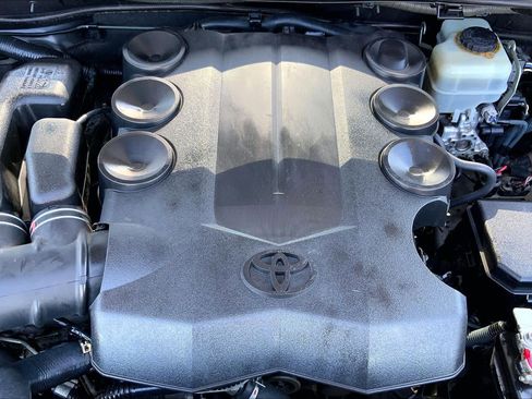 Used 2014 Toyota 4Runner Limited image 32