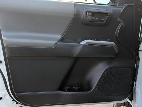 Used 2019 Toyota Tacoma SR5 image 10