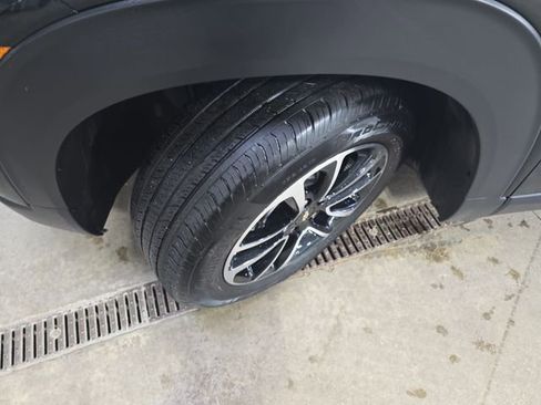 Used 2024 Chevrolet TrailBlazer LT w/ Driver Confidence Package image 30