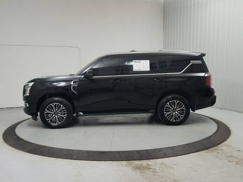 Used 2025 Nissan Armada SL w/ Captain's Chari Seat Package AWD/4WD image 5