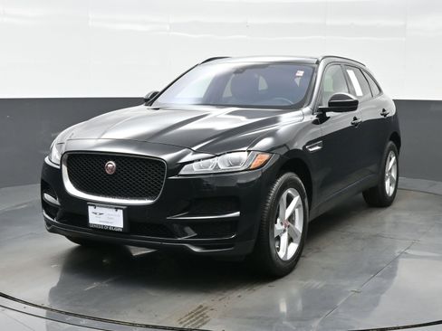Used 2017 Jaguar F-PACE Premium image 1