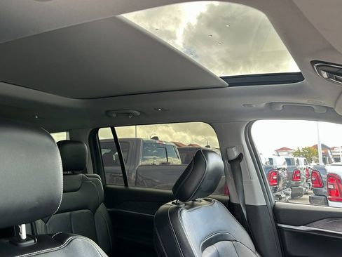 Used 2021 Jeep Grand Cherokee L Limited image 17