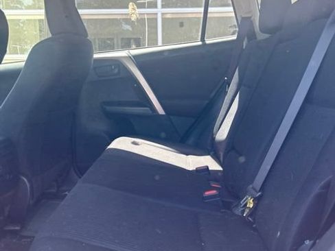 Used 2017 Toyota RAV4 LE FWD image 9