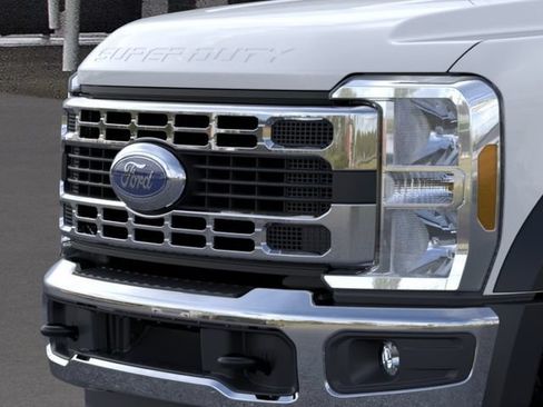 New 2026 Ford F550 4x4 Crew Cab image 17