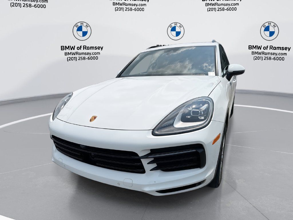 Used 2023 Porsche Cayenne AWD/4WD image 1