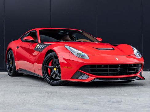 Used 2014 Ferrari F12 Berlinetta image 2