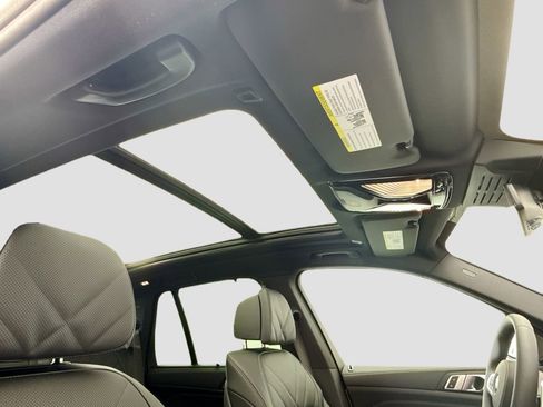 New 2026 BMW X5 xDrive40i w/ M Sport Package image 17