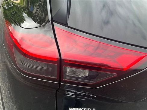 Used 2025 Nissan Rogue SV AWD/4WD image 23