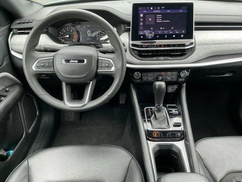 Used 2024 Jeep Compass Latitude AWD/4WD image 17