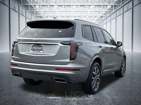 Used 2023 Cadillac XT6 Sport AWD/4WD image 2