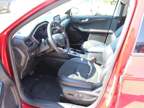 Used 2022 Ford Escape SEL w/ SEL Stealth AWD Package image 10