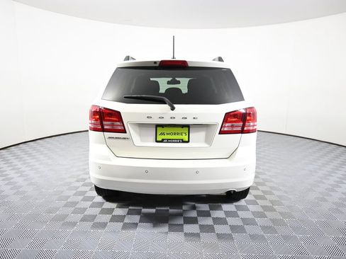 Used 2020 Dodge Journey SE w/ Blacktop Package FWD image 5