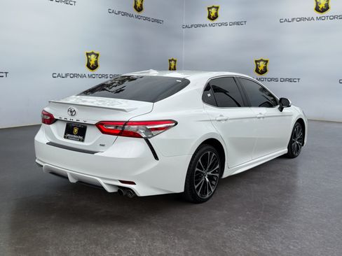 Used 2020 Toyota Camry SE w/ Carpet Mat Package FWD image 5