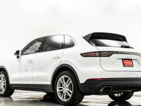 Used 2023 Porsche Cayenne AWD/4WD image 7