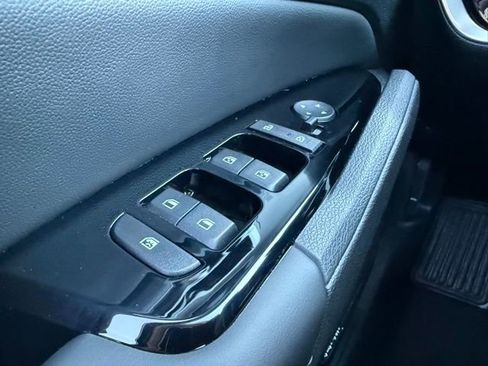Certified 2025 Kia Sportage SX image 13