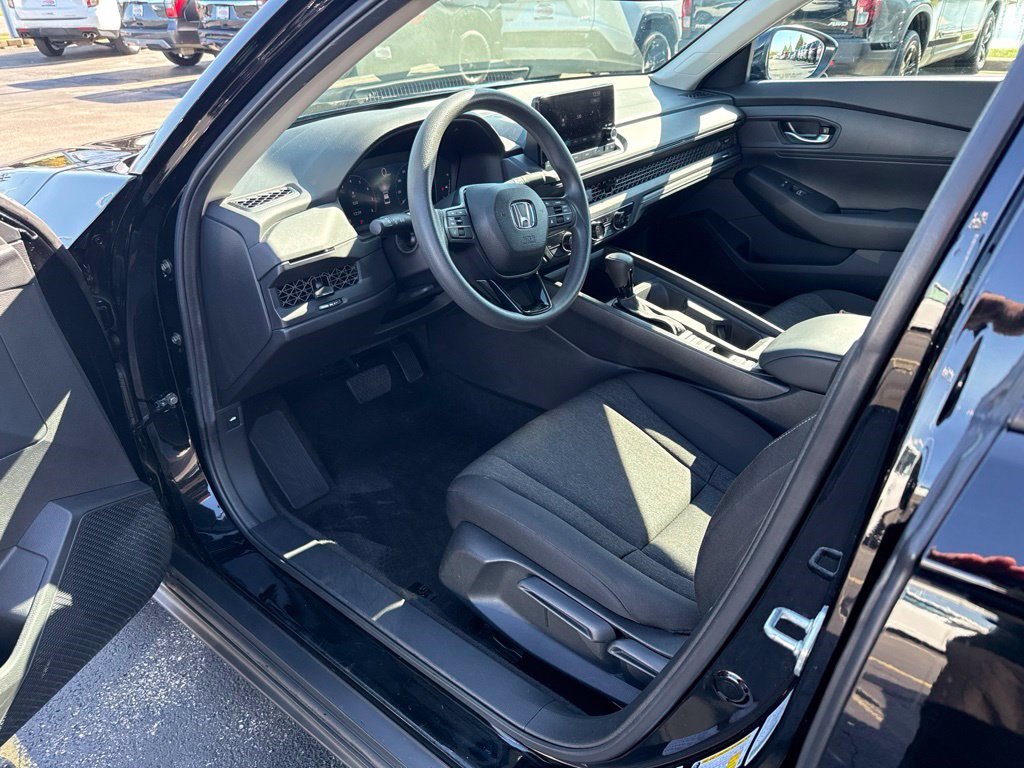 Certified 2025 Honda Accord LX image 17