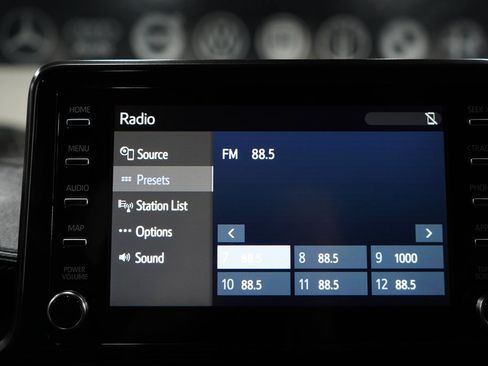 Used 2019 Toyota C-HR LE FWD image 13