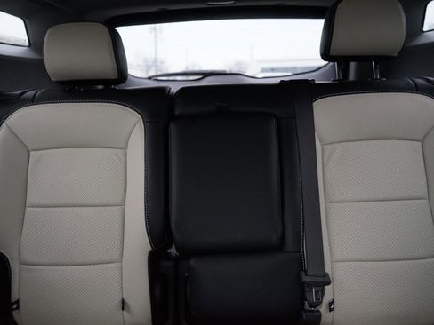 Used 2022 GMC Terrain SLE w/ Driver Convenience Package image 19