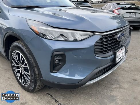 Used 2025 Ford Escape SE image 64