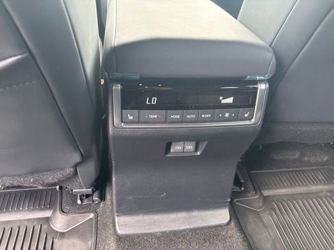 Used 2025 Lexus GX 550 w/ Cold Area Package AWD/4WD image 20