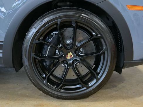Used 2022 Porsche Cayenne Turbo GT AWD/4WD image 18