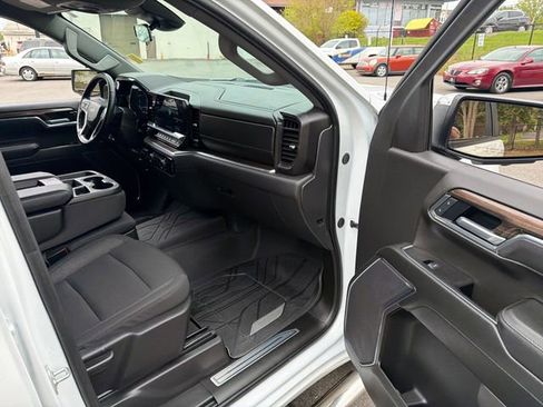 Used 2025 Chevrolet Silverado 1500 LT w/ Safety Package AWD/4WD image 12