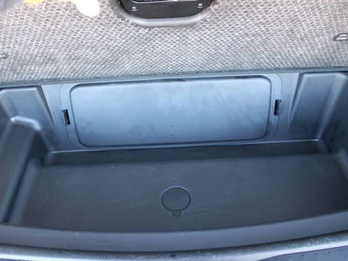 Used 2024 Jeep Grand Cherokee L Limited w/ Luxury Tech Group II image 17