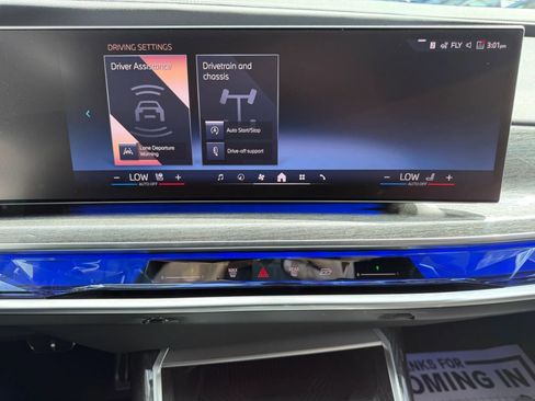 Used 2023 BMW 740i w/ Parking Assistance Package RWD image 25