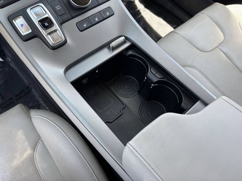 Used 2022 Hyundai Palisade SEL w/ Premium Package FWD image 24