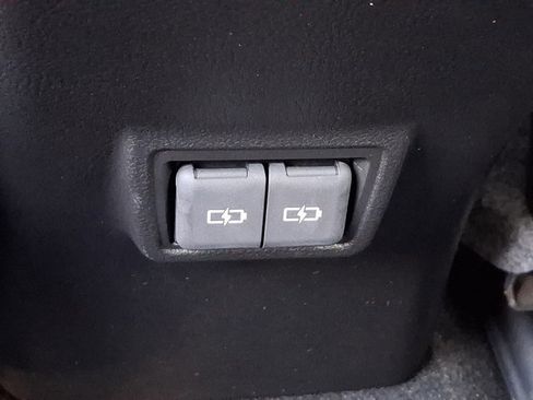 Used 2025 Lexus UX 300h AWD image 11