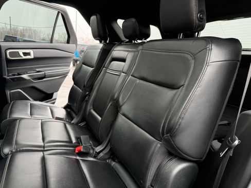 Used 2020 Ford Explorer XLT w/ Equipment Group 202A image 31