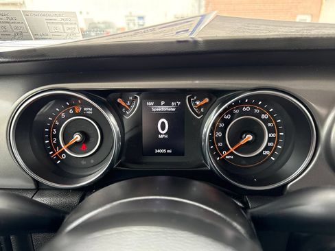 Used 2022 Jeep Wrangler Sport AWD/4WD image 18