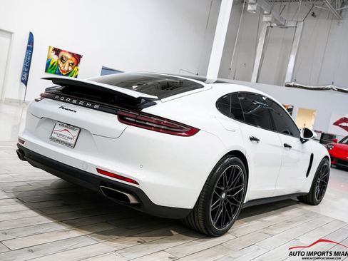 Used 2018 Porsche Panamera image 24