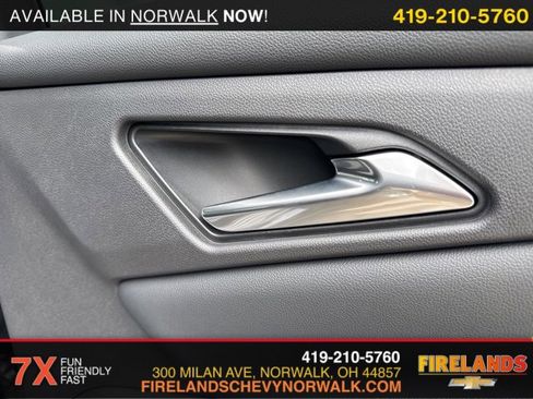 New 2025 Chevrolet Traverse LT w/ Driver Confidence Package image 44