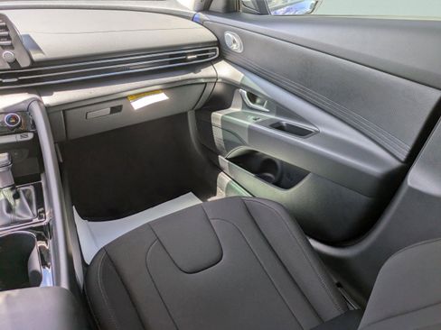 New 2025 Hyundai Elantra Blue image 18