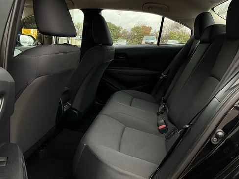 Used 2025 Toyota Corolla LE image 11