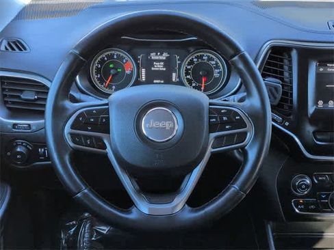 Used 2019 Jeep Cherokee Latitude Plus image 23