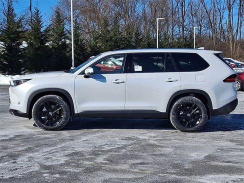 New 2026 Toyota Grand Highlander Platinum image 9