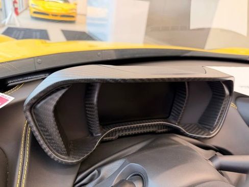 Used 2015 Alfa Romeo 4C Spider w/ Convenience Group image 19