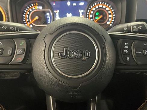 Used 2024 Jeep Gladiator Mojave w/ Technology Group AWD/4WD image 15