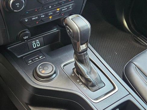 Used 2022 Ford Ranger Lariat w/ Technology Package image 12